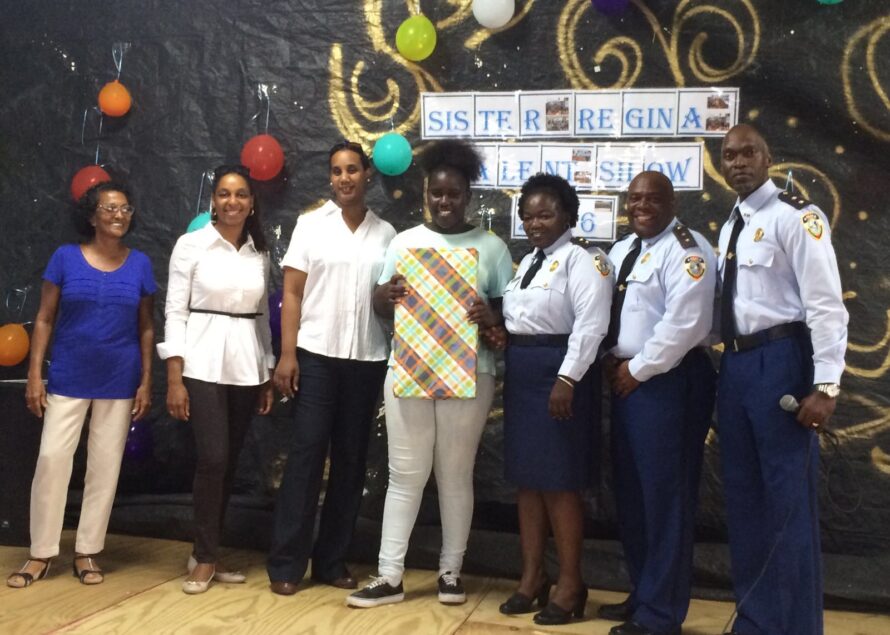 SInt Maarten : CPO’s honor most improved students