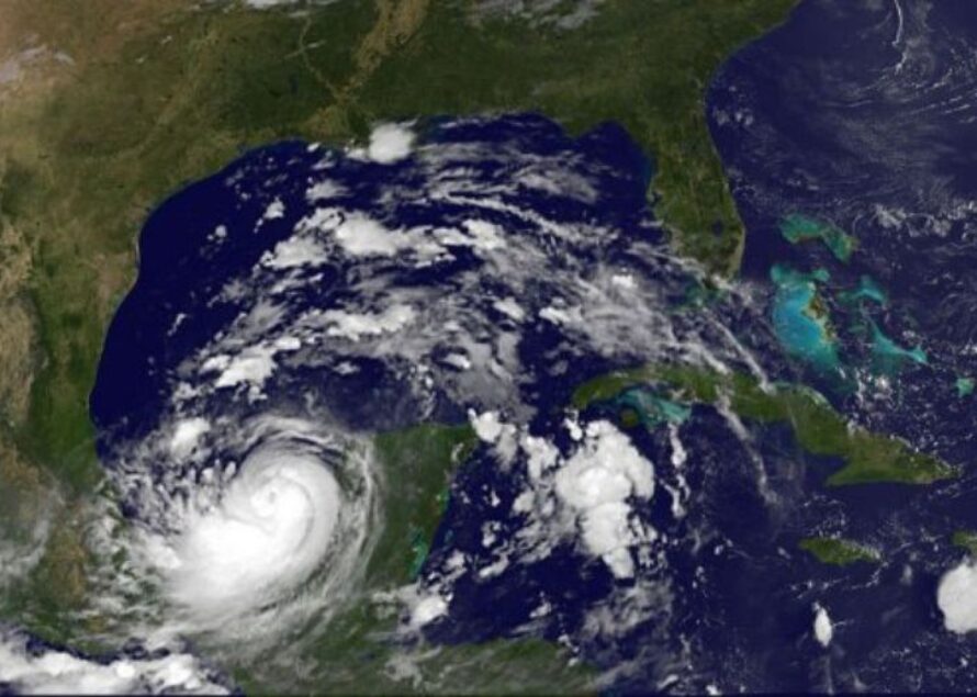 La tempête Karl se transforme en ouragan dans le golfe du Mexique