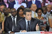 A la Martinique, Sarkozy promeut le tourisme, et son image pour 2012