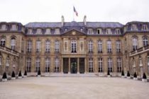 GOUVERNEMENT: Remaniement en direct, Baroin à Bercy…