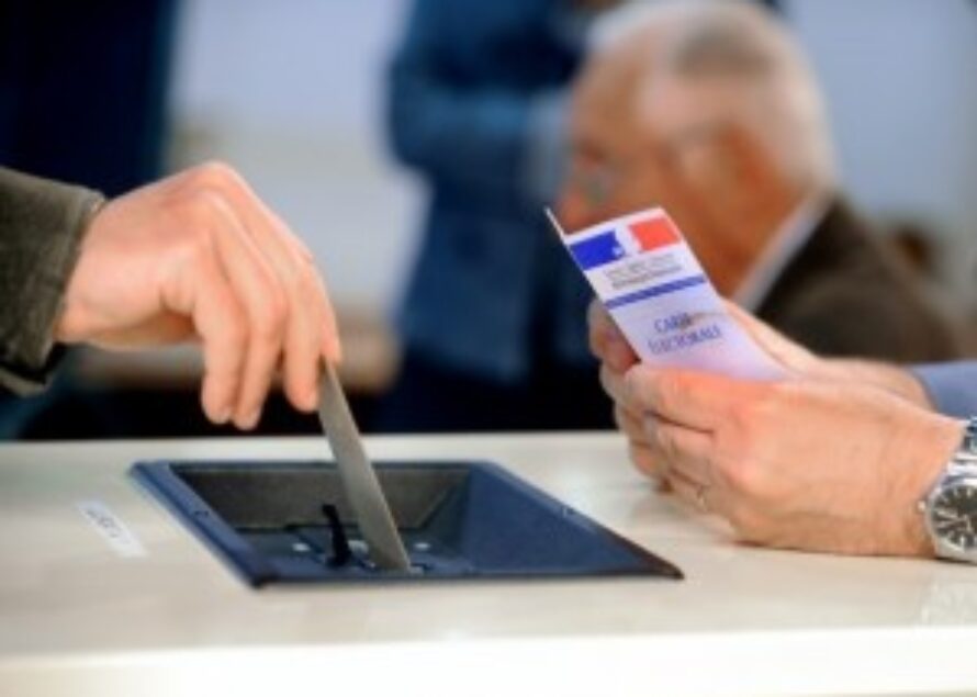 France : la gauche serait en tête aux élections législatives de juin (sondage)