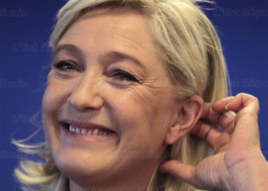 Législatives: Marine Le Pen sans figure fait un pas vers l’UMP