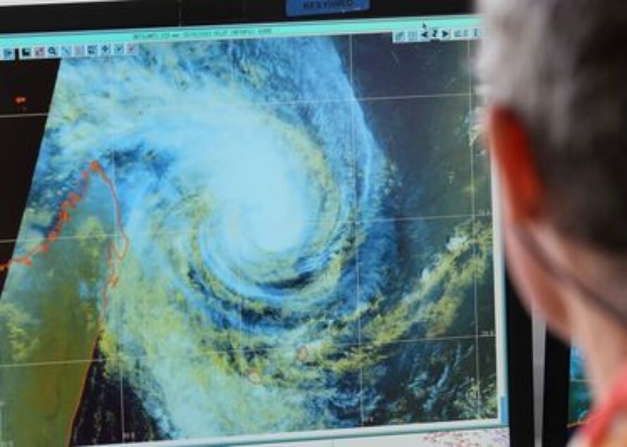 Réunion: Cyclone Dumile, 68 000 foyers privés d’électricité.