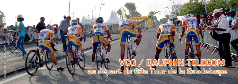 L'équipe du VCG au départ du Tour de Guadeloupe 2013… sponsorisé par Dauphin Telecom