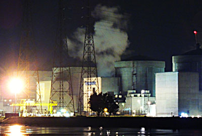 Photo du geyser de vapeur s’échappant de la centrale nucléaire du Tricastin © Next-Up