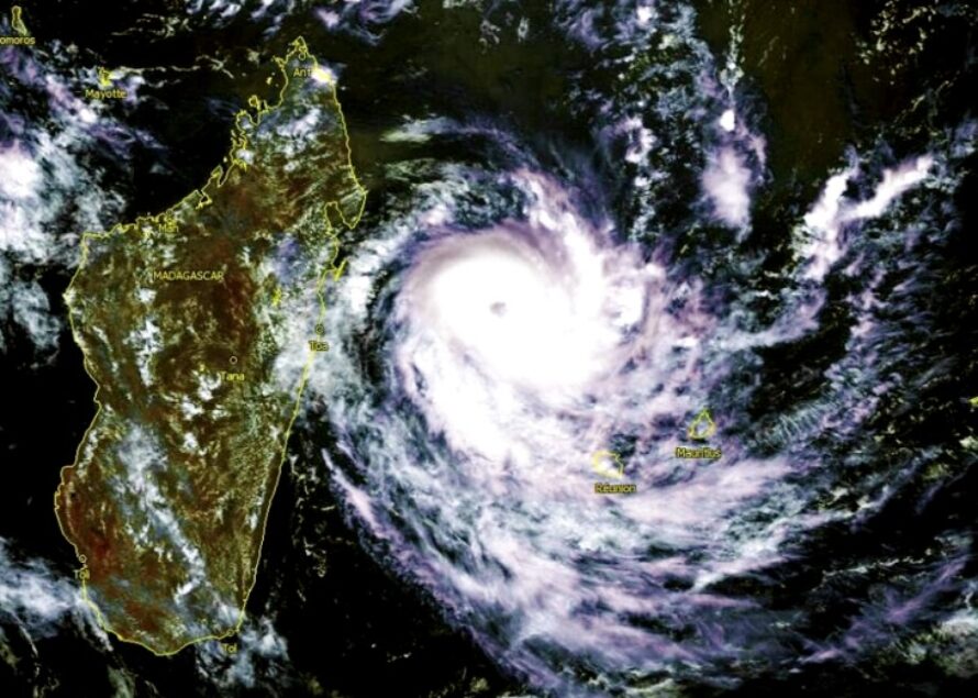 Cyclone Bejisa. 30 000 foyers privés d’electricité