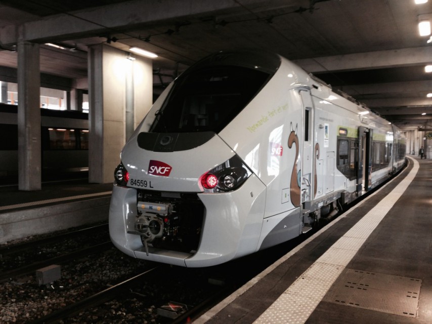 Le Régiolis Alstom lors de sa présentation officielle en gare de Paris Montparnasse hall 3 Vaugirard le 29 avril 2014