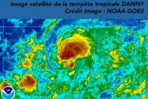 La tempête tropicale DANNY se situait à 23h locales à environ 2040 km à l’Est des Petites Antilles par 12.1 °N et 42.7 °W