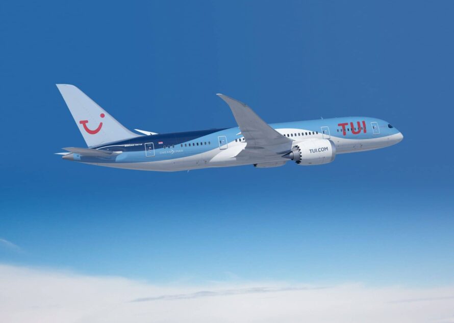 TUI Brings 120 Travel Agents on Dreamliner to SXM Airport On Inaugural Flight