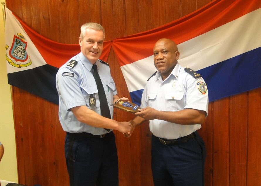 Sint Maarten police report : Commander of the KMAR visits KPSM management