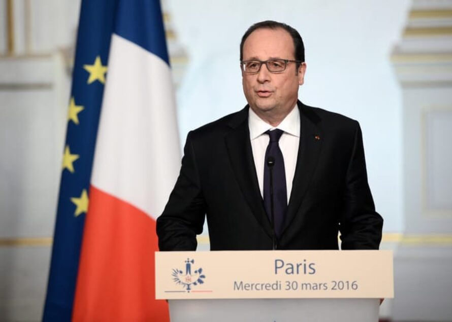 Déchéance de nationalité : François Hollande renonce et accuse