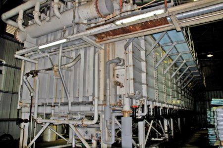 unité de dessalement thermique Ce type d’appareil thermique a été abandonné au profit d’installations en osmose inverse en 2006. 