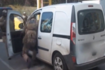 Ukraine : les images incroyables de l’arrestation d’un ressortissant Français avec son arsenal de guerre