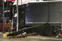 Un camion fonce sur la foule à Berlin : au moins 9 morts et 50 blessés