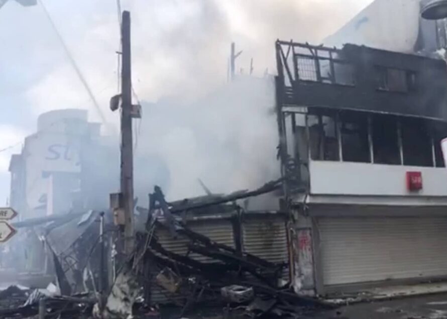 Guadeloupe : Incendie spectaculaire rue Frébault à Pointe à Pitre