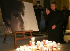 Mort d’Yvan Colonna : la mise en berne du drapeau corse fait polémique