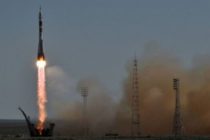 Une fusée Soyouz avec trois spationautes a décollé vers la station ISS